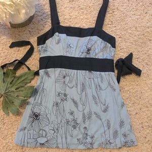 Topshop size 4 small blue and white shirt top.